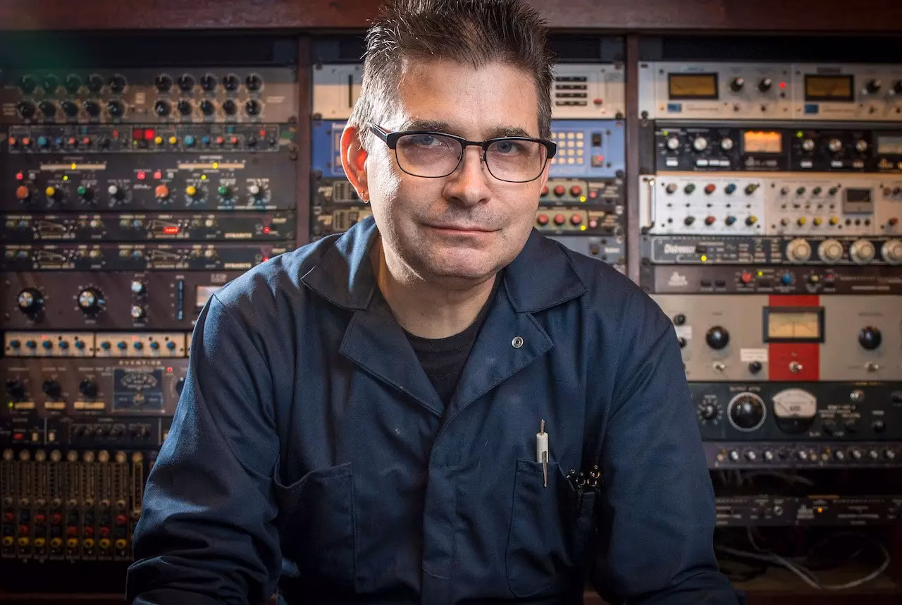 Steve Albini To Auction 3 Microphones Used On Nirvana’s ‘In Utero’