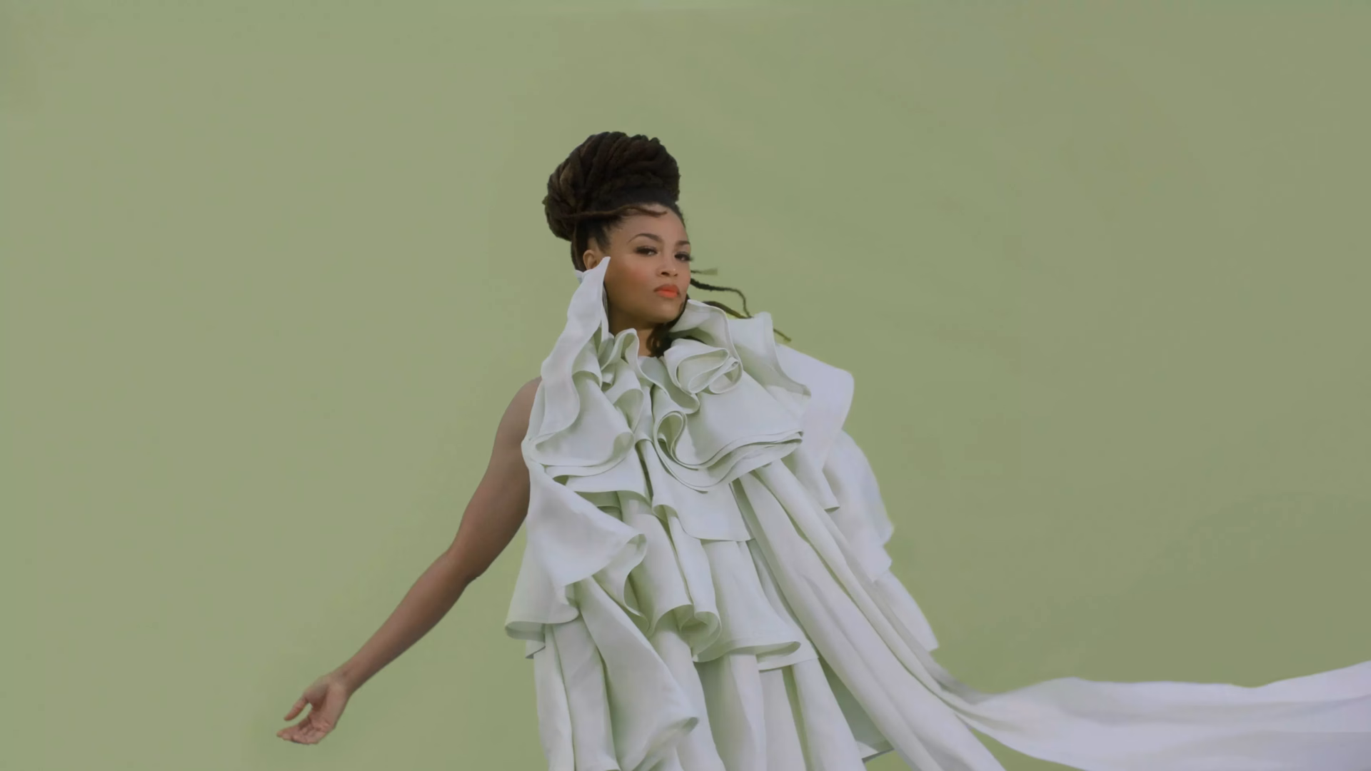 Valerie June Dreams Of A Better World On New Album ‘The Moon And Stars: Prescriptions For Dreamers’