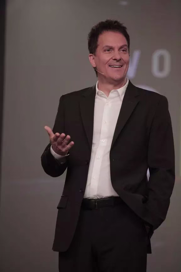 Roger Love’s Tips To Care For Your Vocal Cords