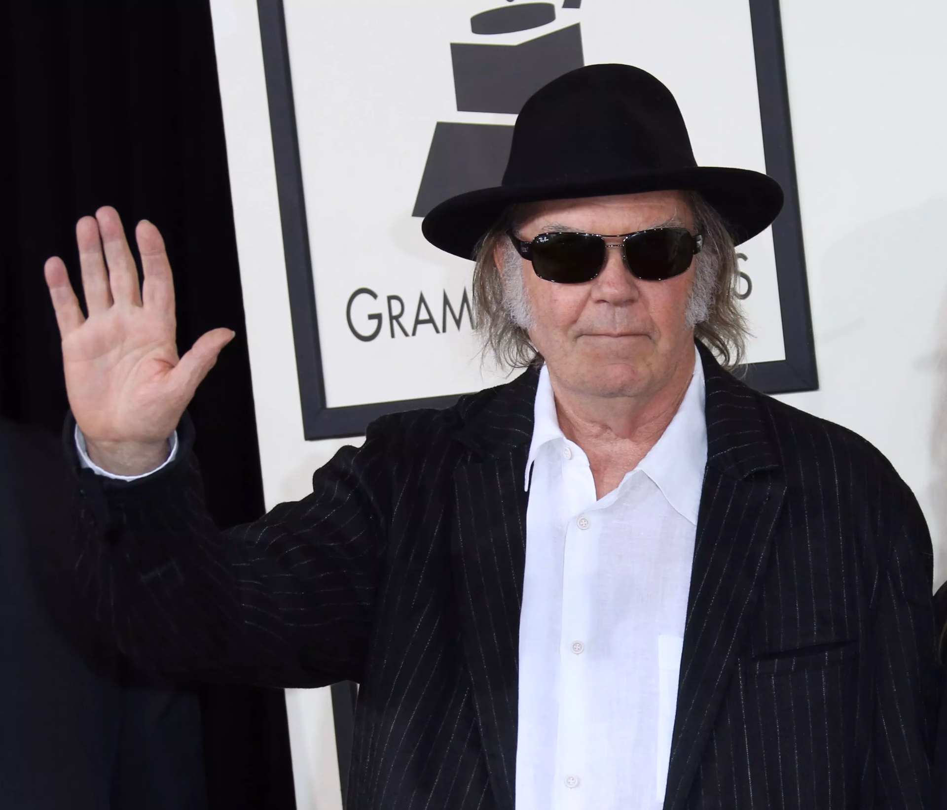 Neil Young embraces hi-res streaming