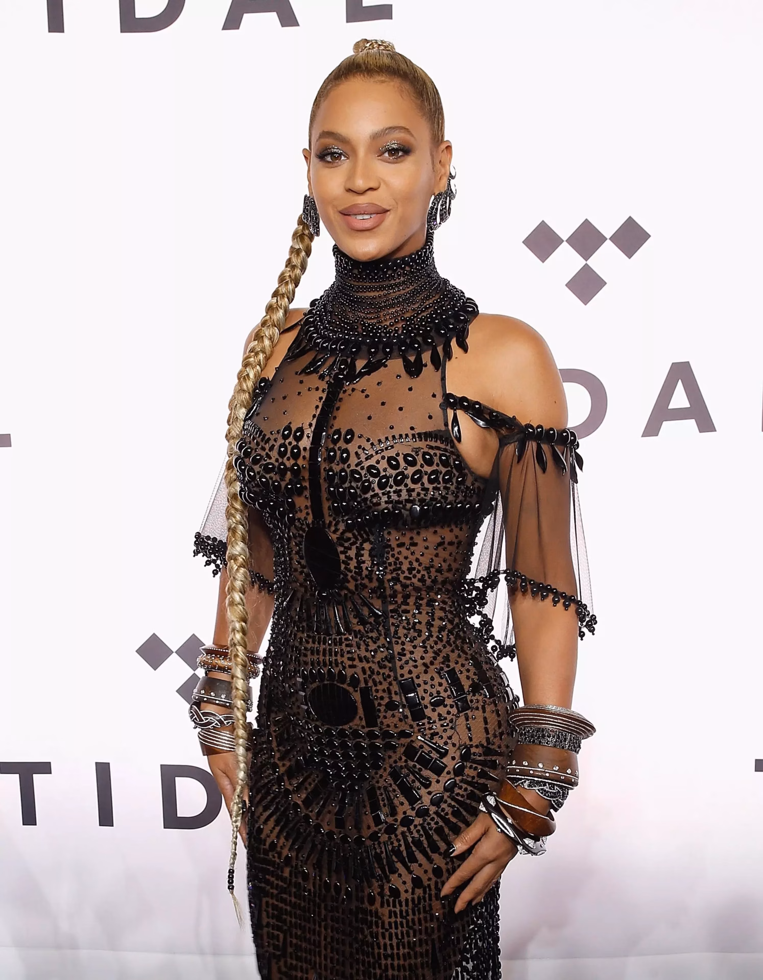 Beyoncé, J Balvin: “Mi Gente” Remix For Hurricane Relief